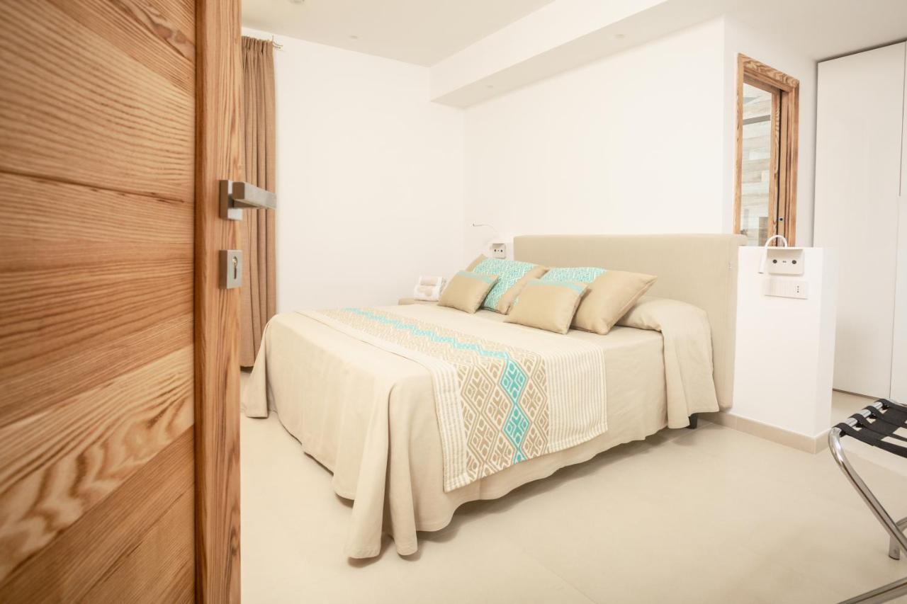 Assaje' Luxury Rooms Santa Teresa Gallura Exteriör bild